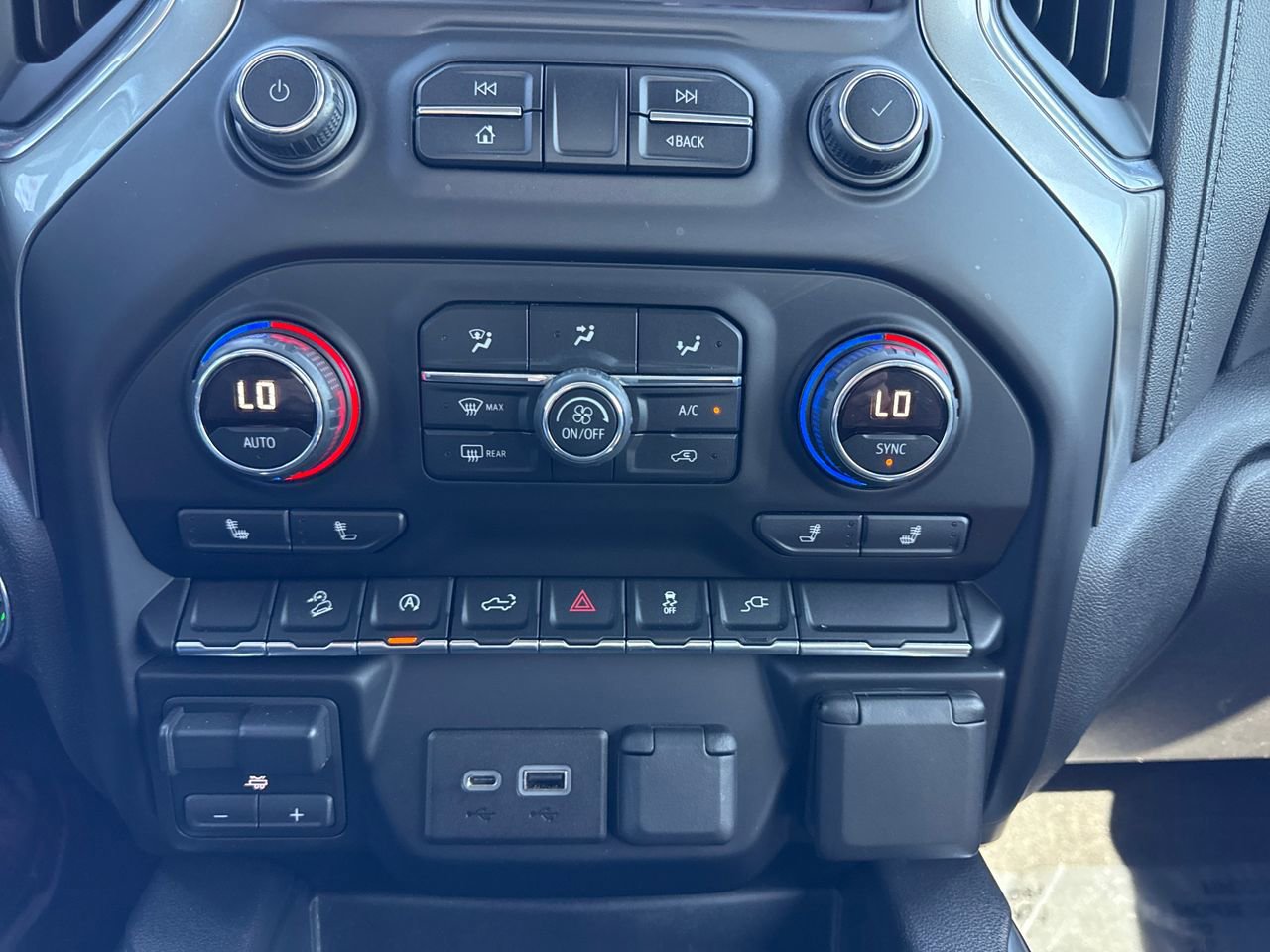 Used 2019 Chevrolet Silverado 1500 RST image 23
