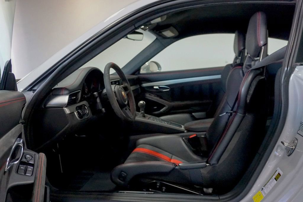 Used 2018 Porsche 911 GT3 image 8