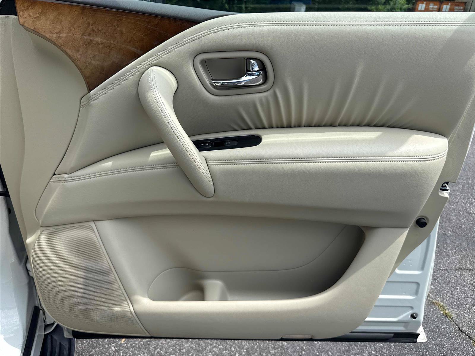 Used 2012 INFINITI QX56 4WD w/ Theater Pkg image 27