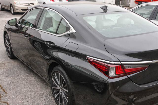 Certified 2022 Lexus ES 350 w/ Premium Package FWD image 11
