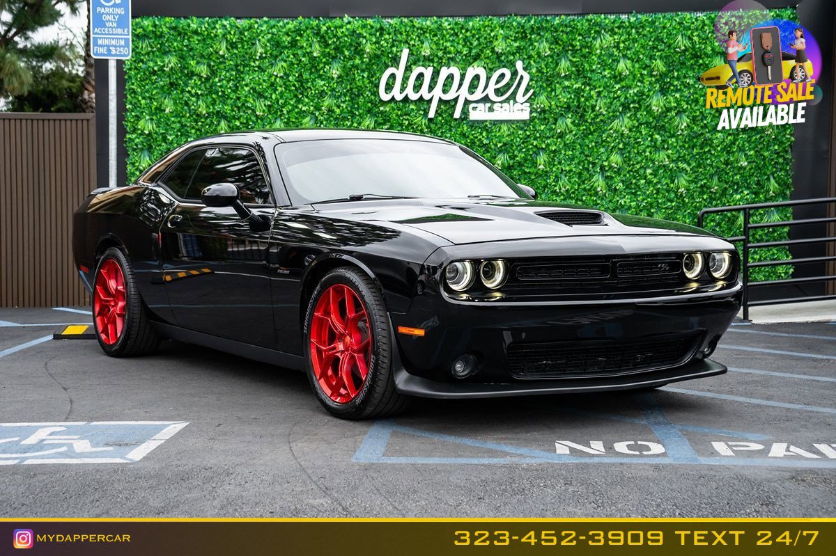 Used 2019 Dodge Challenger R/T w/ Blacktop Package image 3