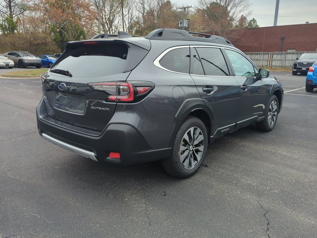 Used 2025 Subaru Outback Limited image 3
