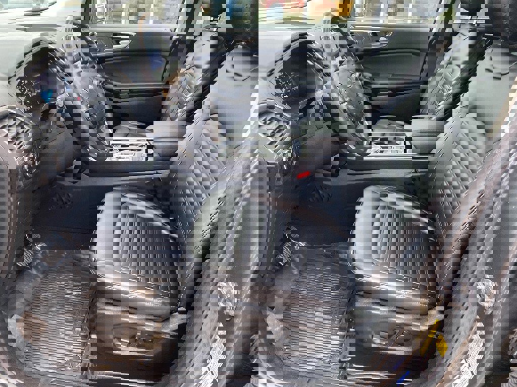 Used 2024 Ford Edge SEL w/ Convenience Package image 9