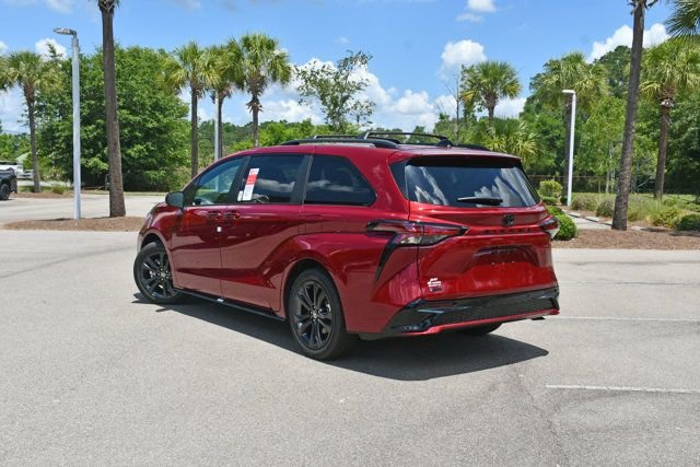 New 2026 Toyota Sienna XSE FWD image 2