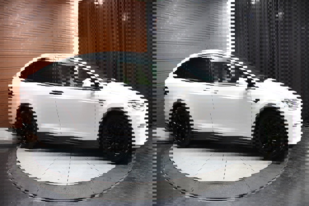 Used 2022 Tesla Model X Plaid image 44
