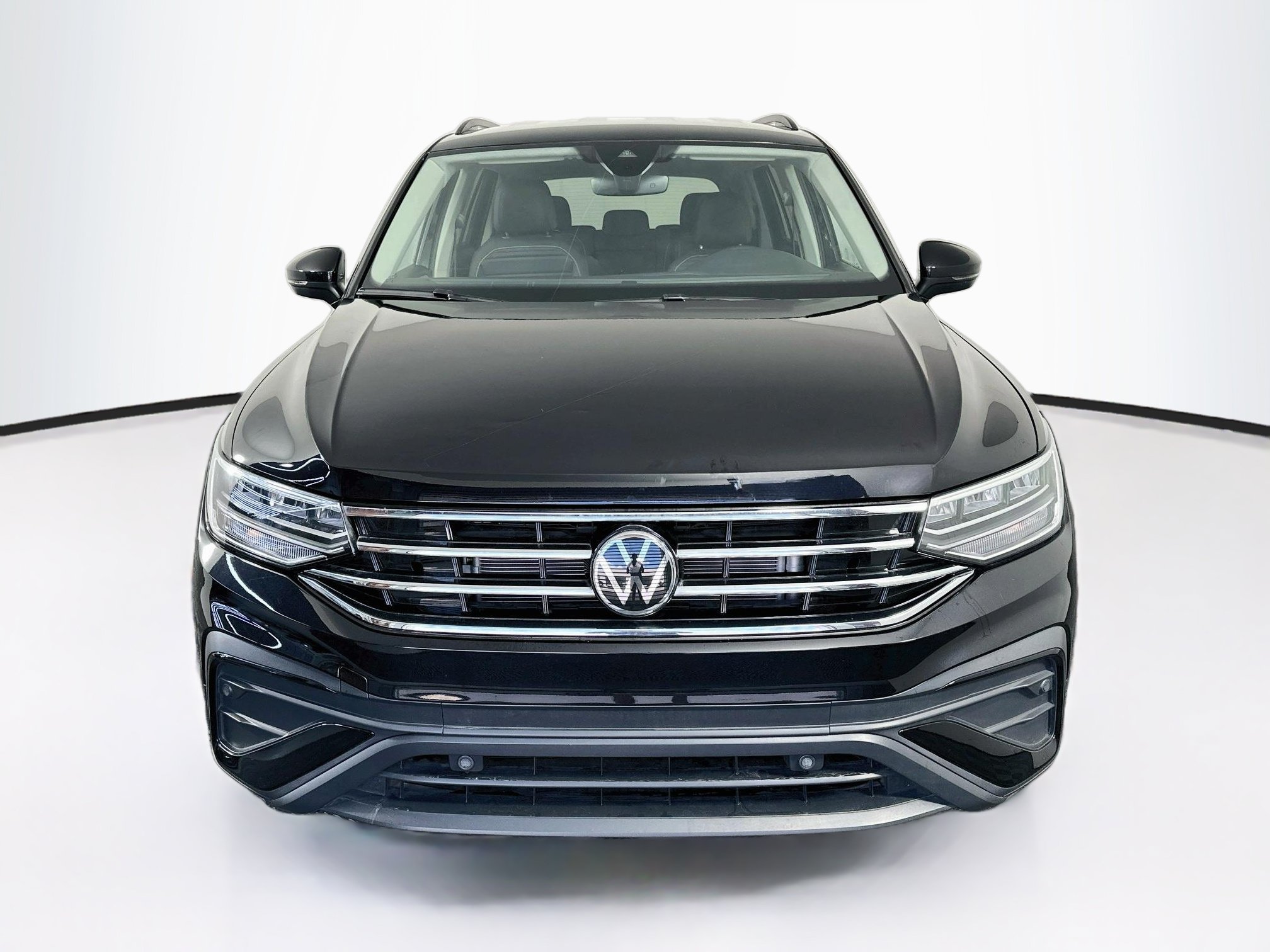 Used 2024 Volkswagen Tiguan S FWD image 2