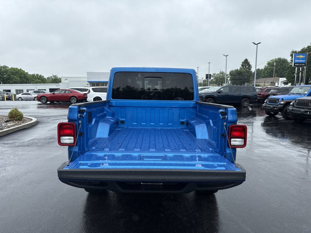 New 2026 Jeep Gladiator Sport AWD/4WD image 17