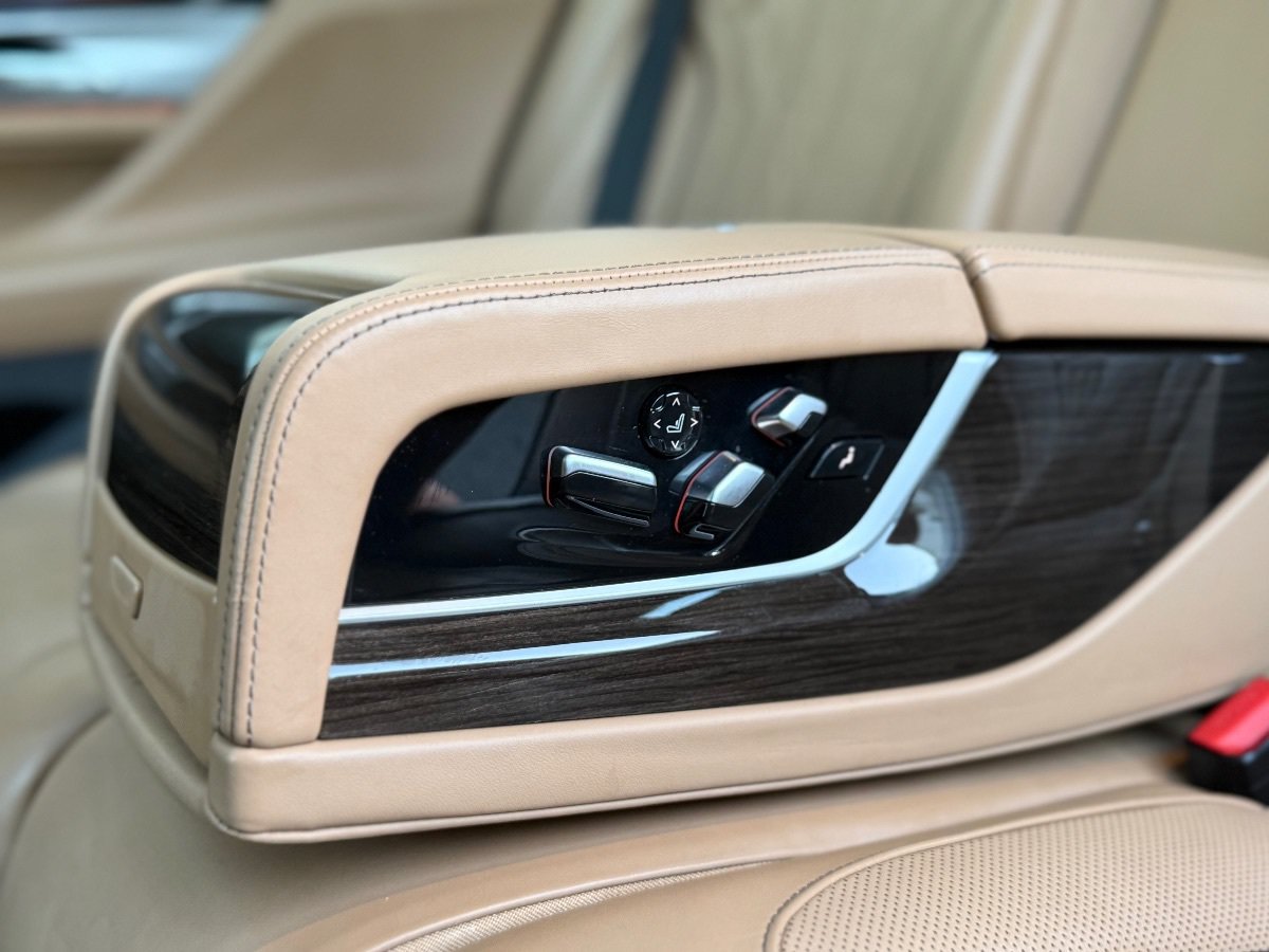 Used 2022 BMW 740i RWD image 22