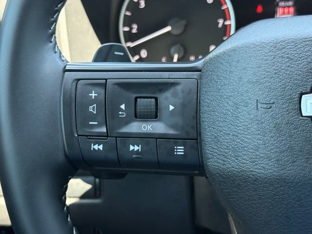 Certified 2025 Nissan Rogue SV FWD image 25