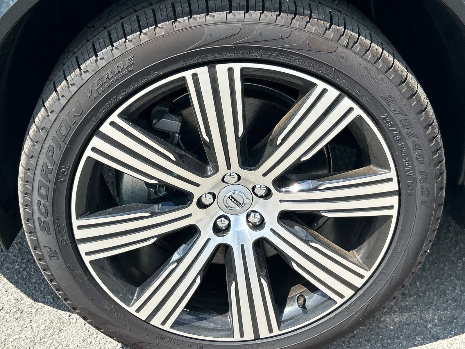 New 2025 Volvo XC90 T8 Plus w/ Protection Package Premier AWD/4WD image 9