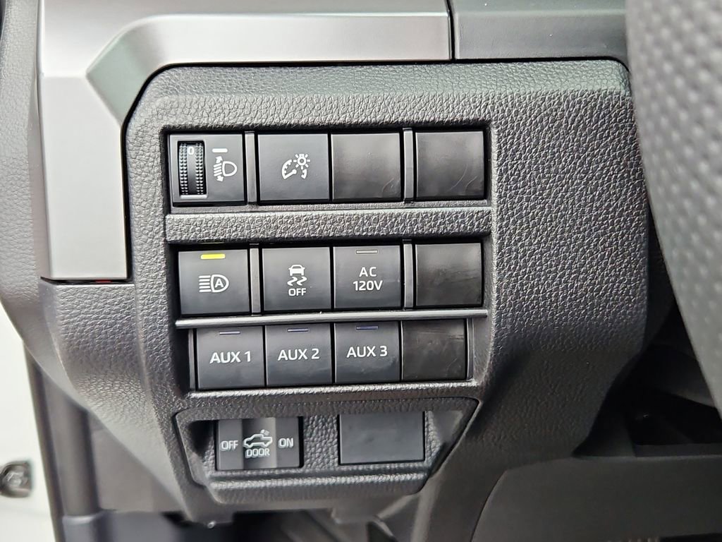Used 2025 Toyota Tacoma TRD Off-Road image 15