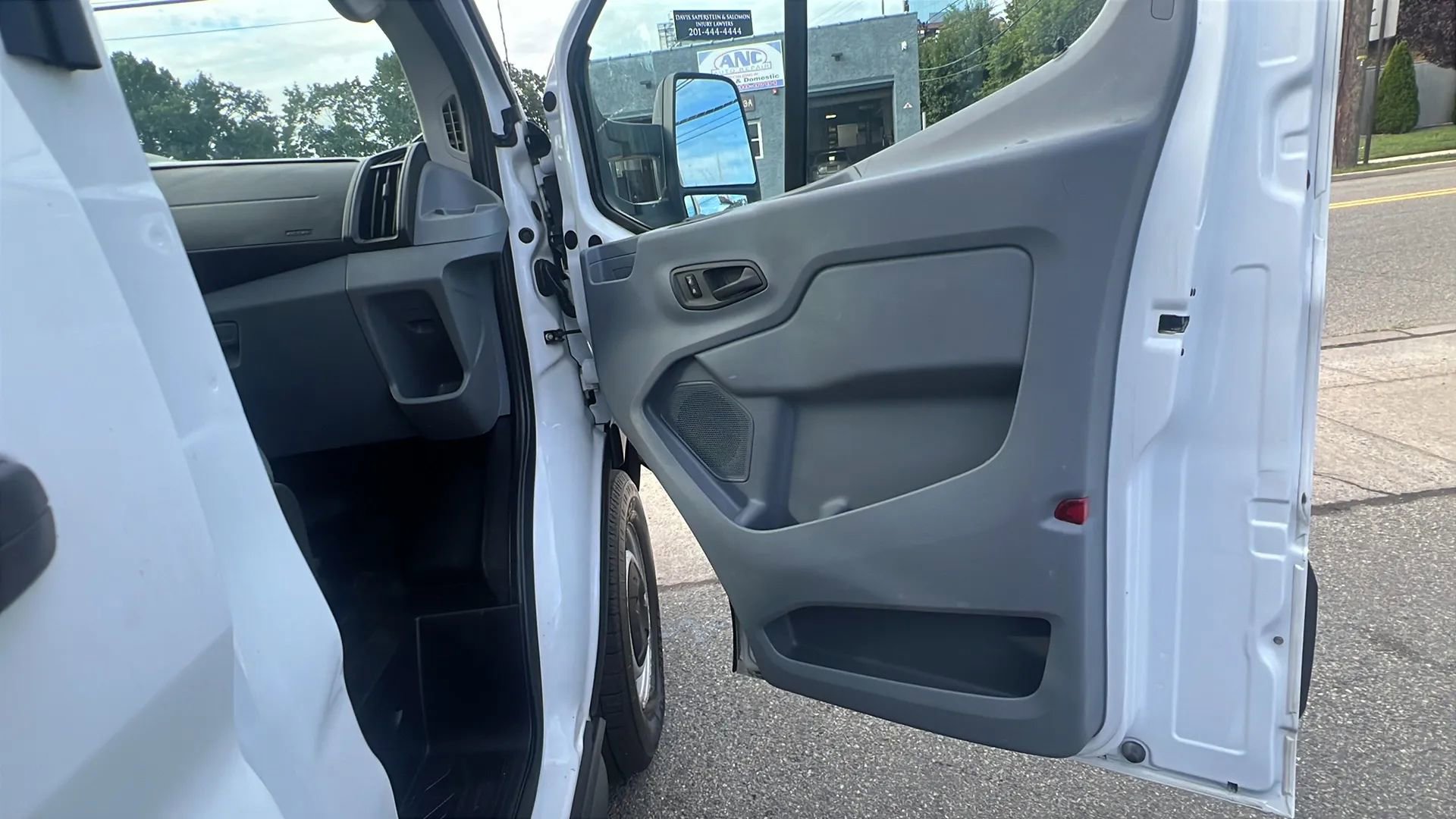 Used 2018 Ford Transit 250 130 Low Roof image 30