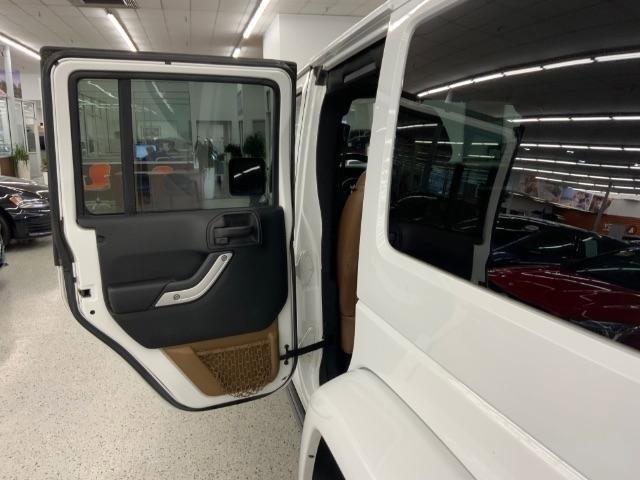 Used 2017 Jeep Wrangler Unlimited Rubicon w/ Connectivity Group image 28