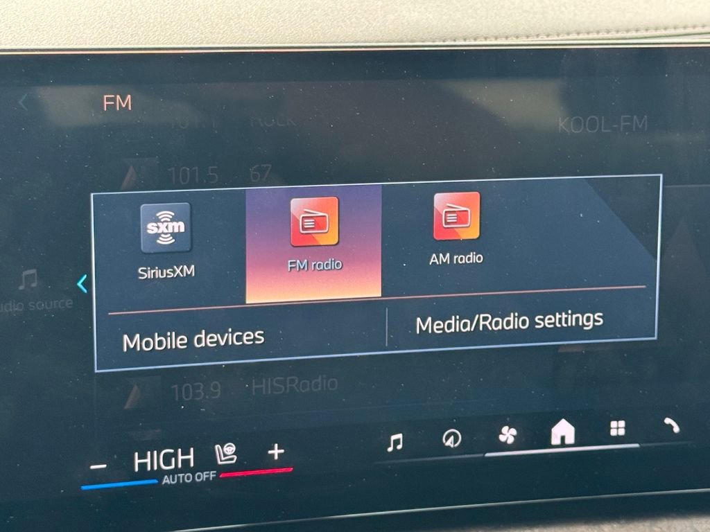 Used 2025 BMW X5 xDrive40i w/ M Sport Package image 22