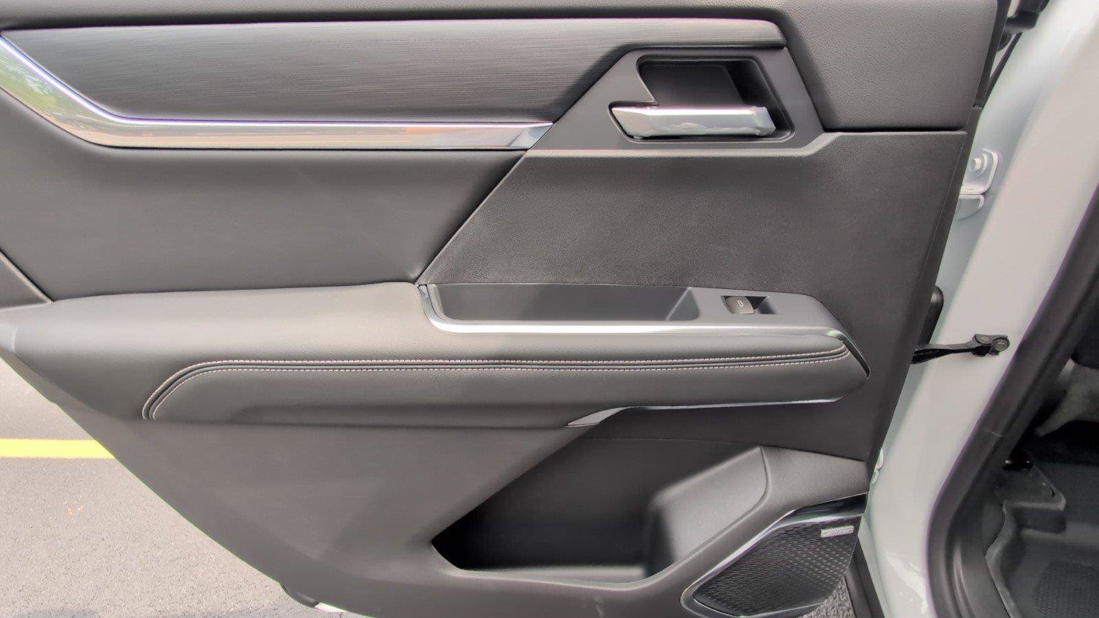 New 2026 GMC Acadia Elevation w/ Elevation Premium Package FWD image 38