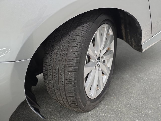 Used 2018 Toyota Camry LE FWD image 29