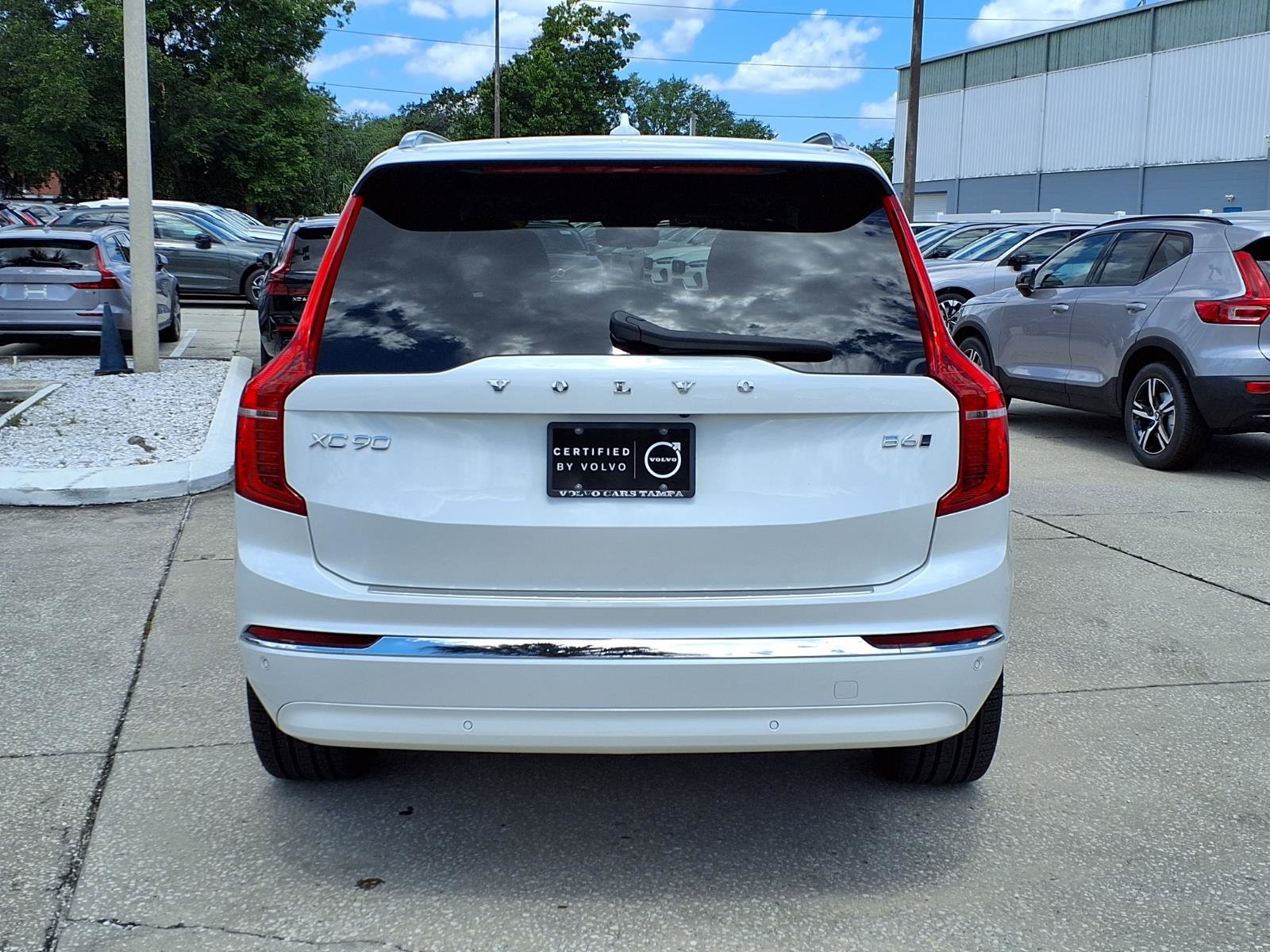Used 2024 Volvo XC90 B6 Ultimate w/ Protection Package Premier AWD/4WD image 6