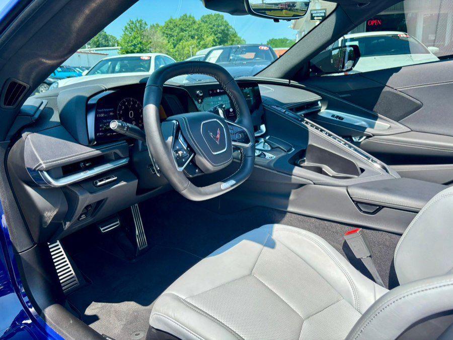 Used 2025 Chevrolet Corvette Z06 RWD image 11