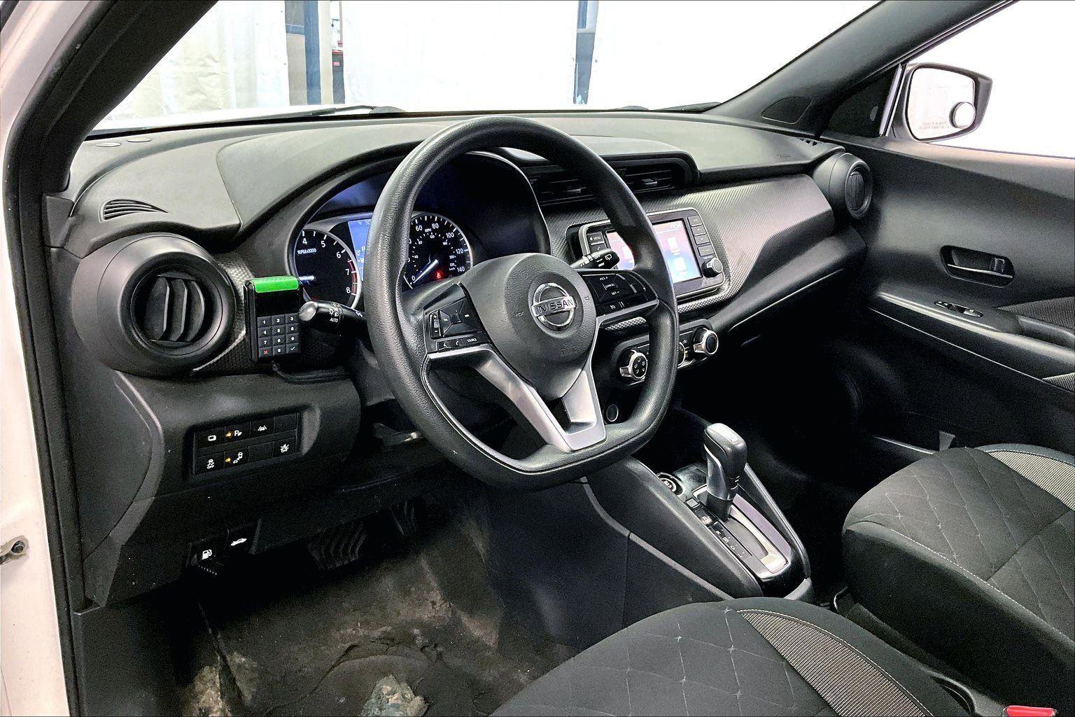 Used 2020 Nissan Kicks S image 12