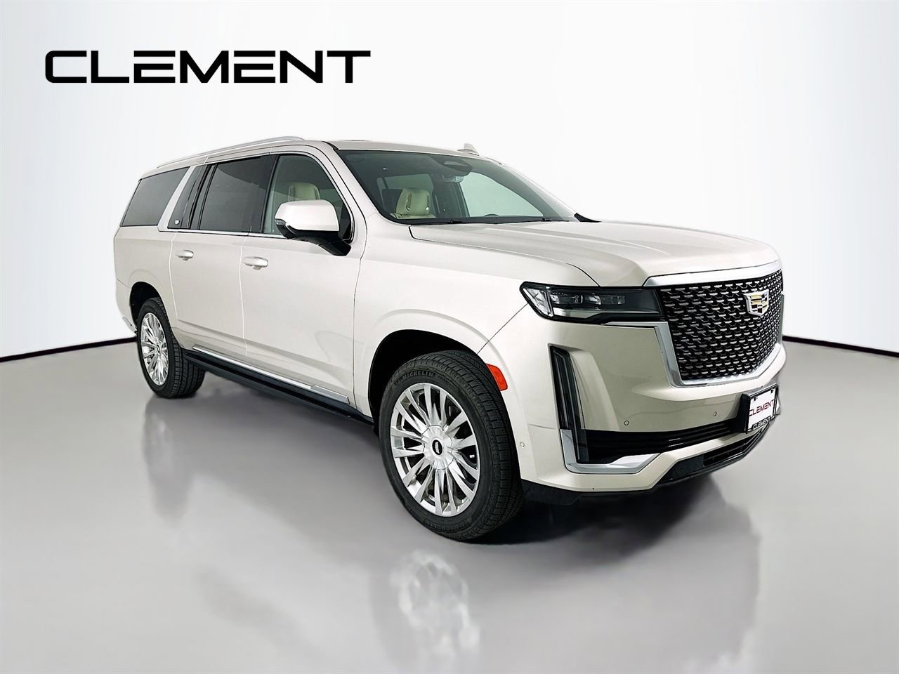 Used 2021 Cadillac Escalade ESV Premium Luxury w/ Driver Assist Tech Package AWD/4WD image 5
