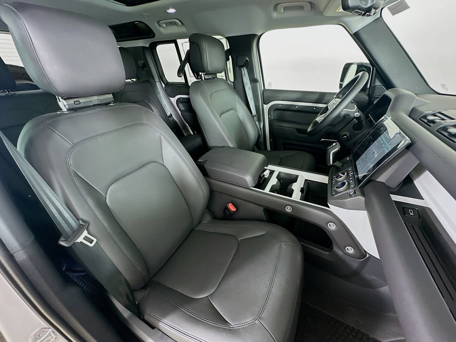 New 2026 Land Rover Defender 110 S AWD/4WD image 45