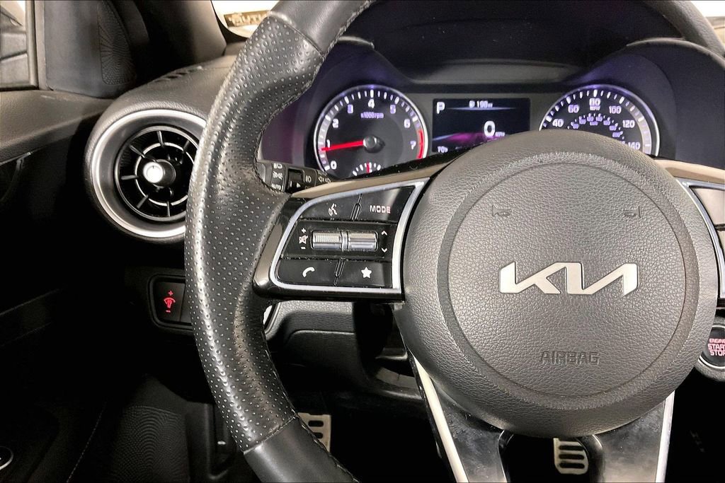 Used 2023 Kia Forte GT-Line w/ GT-Line Premium Package image 18