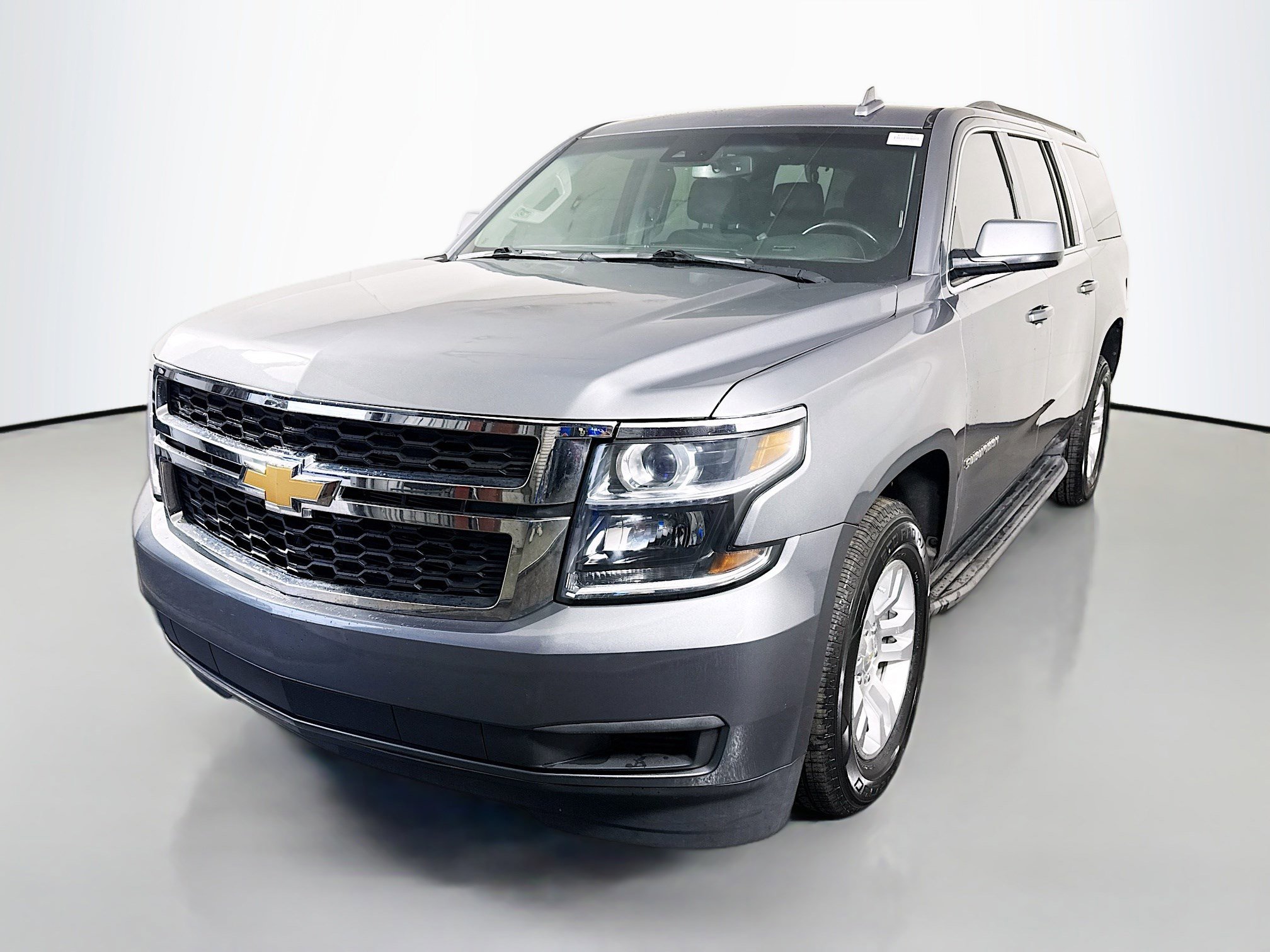 Used 2019 Chevrolet Suburban LT image 4