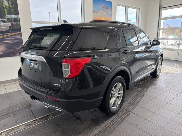 Used 2024 Ford Explorer XLT w/ Equipment Group 202A image 4
