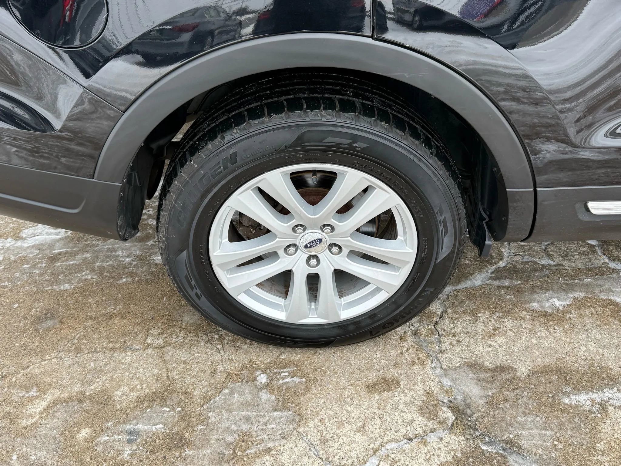 Used 2018 Ford Explorer XLT image 49