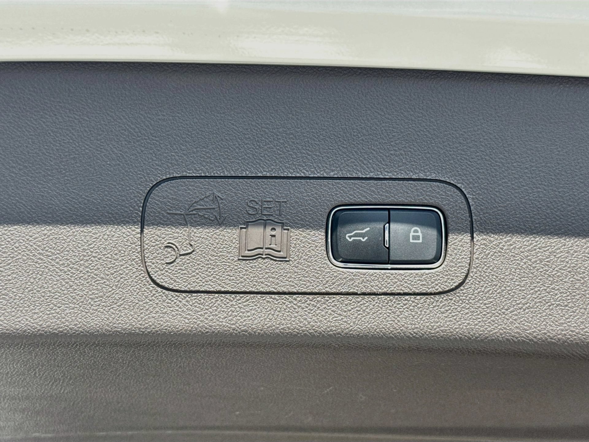 Used 2023 Lincoln Aviator 2WD w/ Premium Package image 14