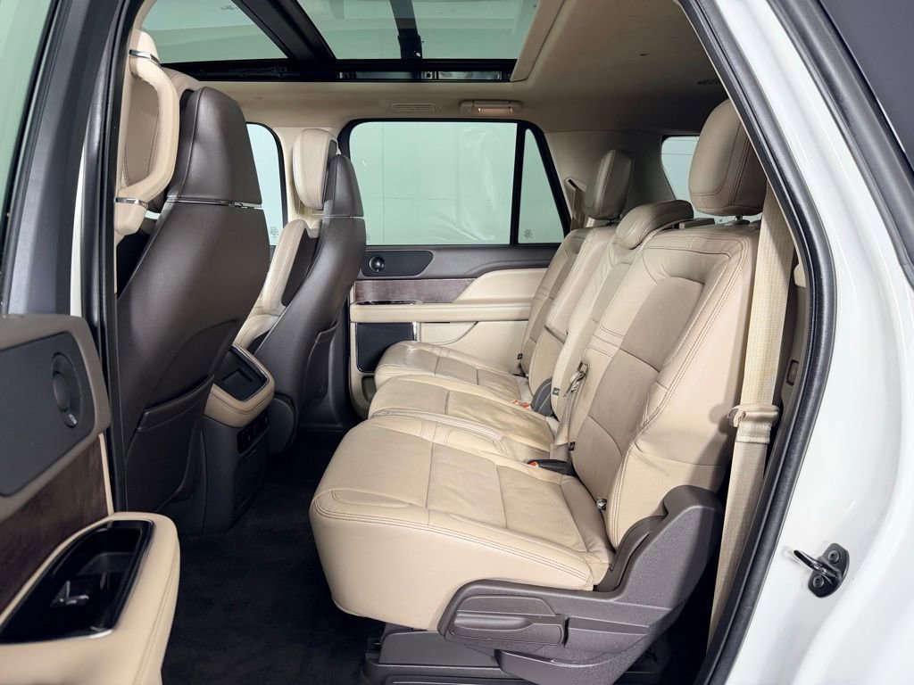 Used 2022 Lincoln Navigator L Reserve image 24