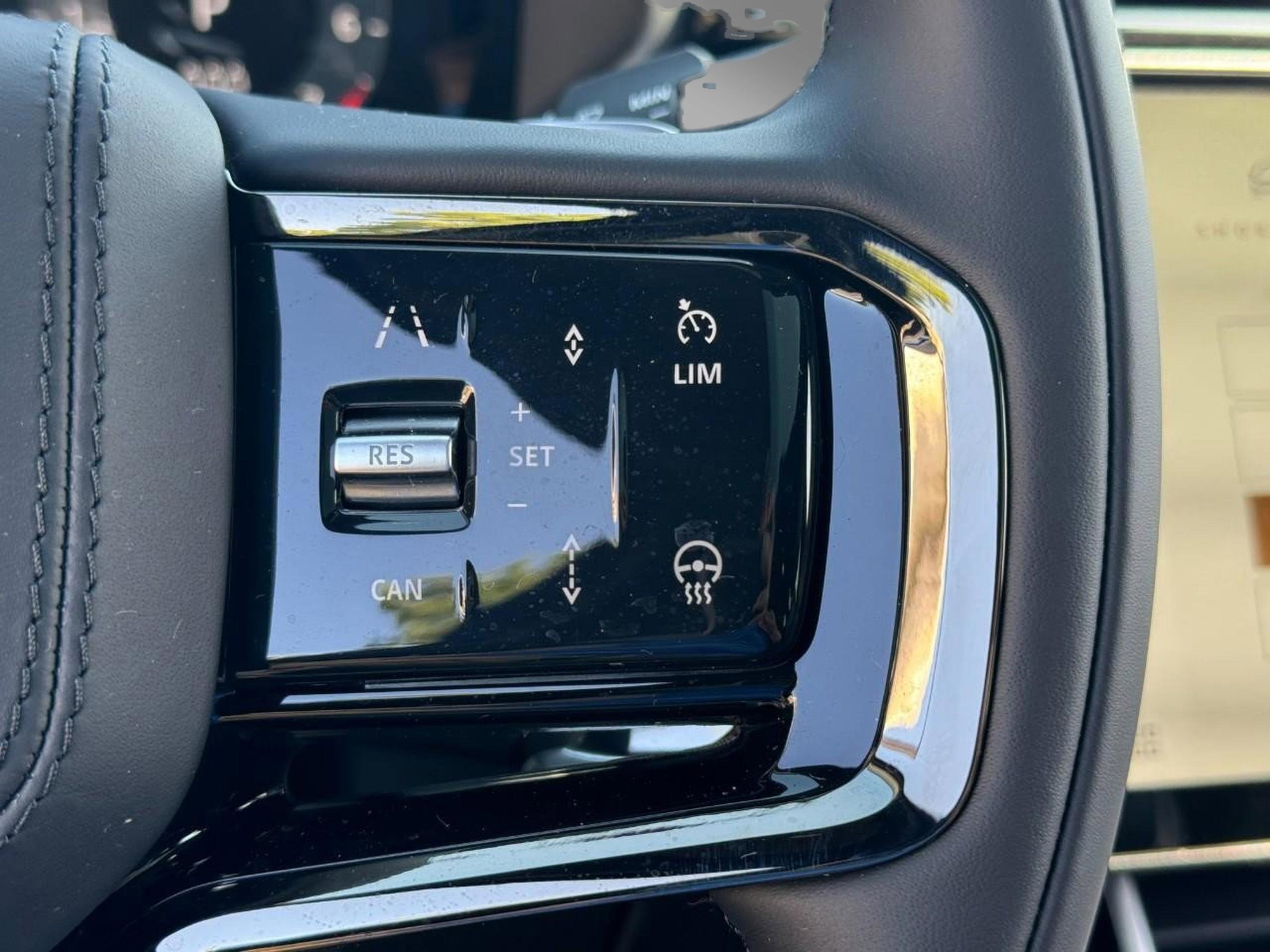 Used 2026 Land Rover Range Rover Velar Dynamic SE image 27