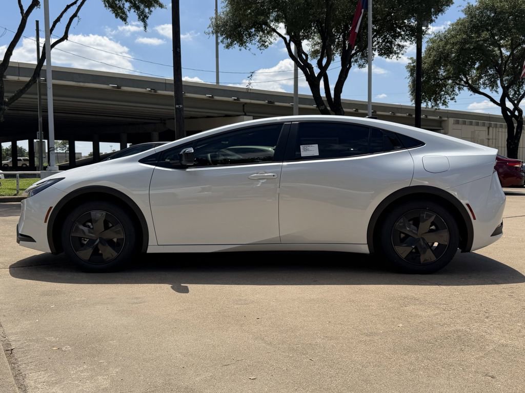 New 2026 Toyota Prius Plug-In Hybrid FWD image 6