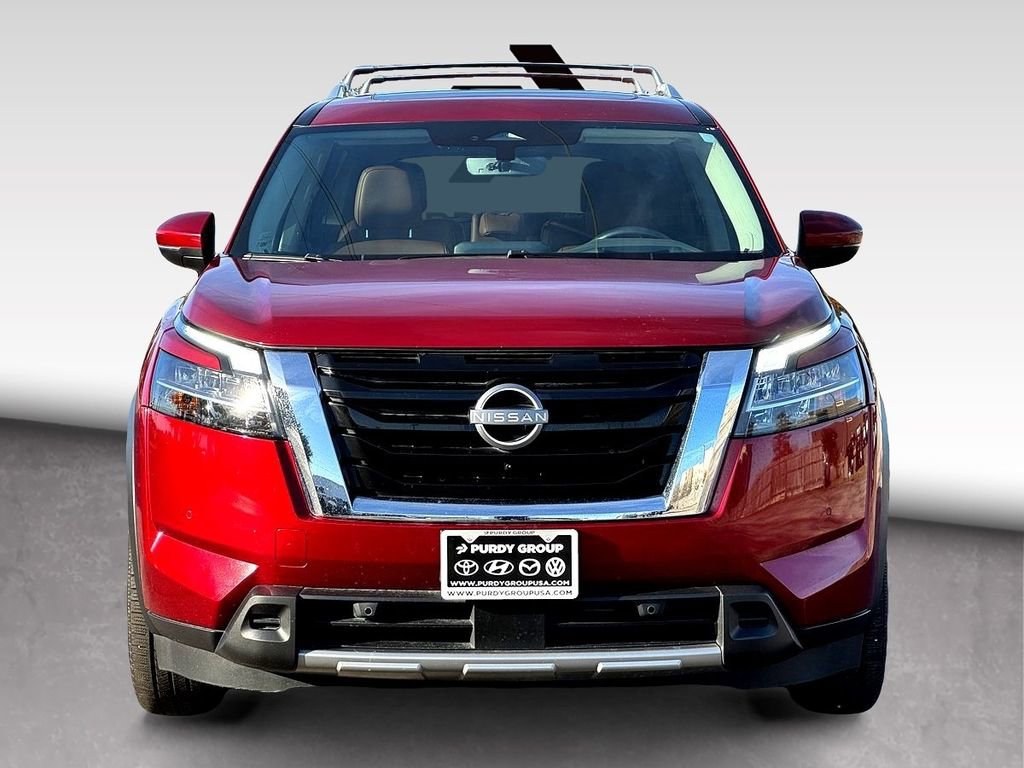 Used 2023 Nissan Pathfinder Platinum image 3