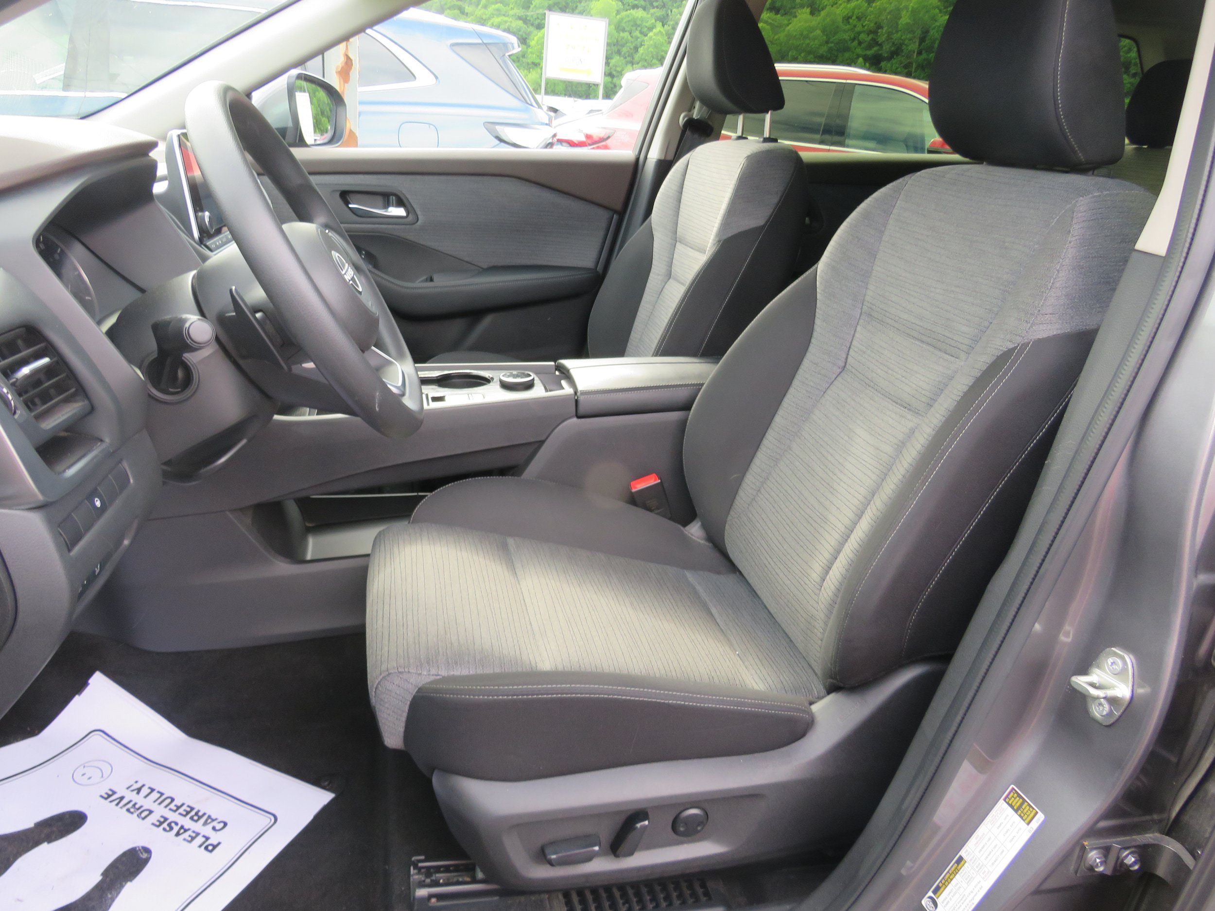 Used 2023 Nissan Rogue SV AWD/4WD image 12