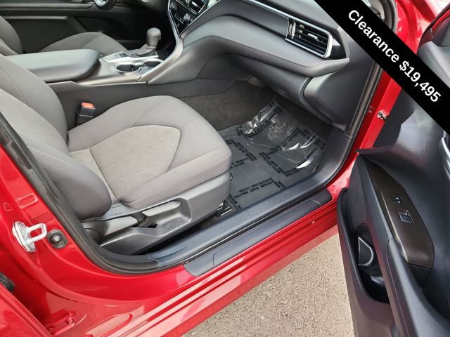 Used 2022 Toyota Camry LE image 20