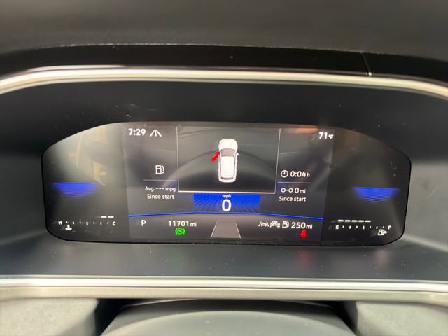 Used 2025 Volkswagen Taos SE AWD/4WD image 15