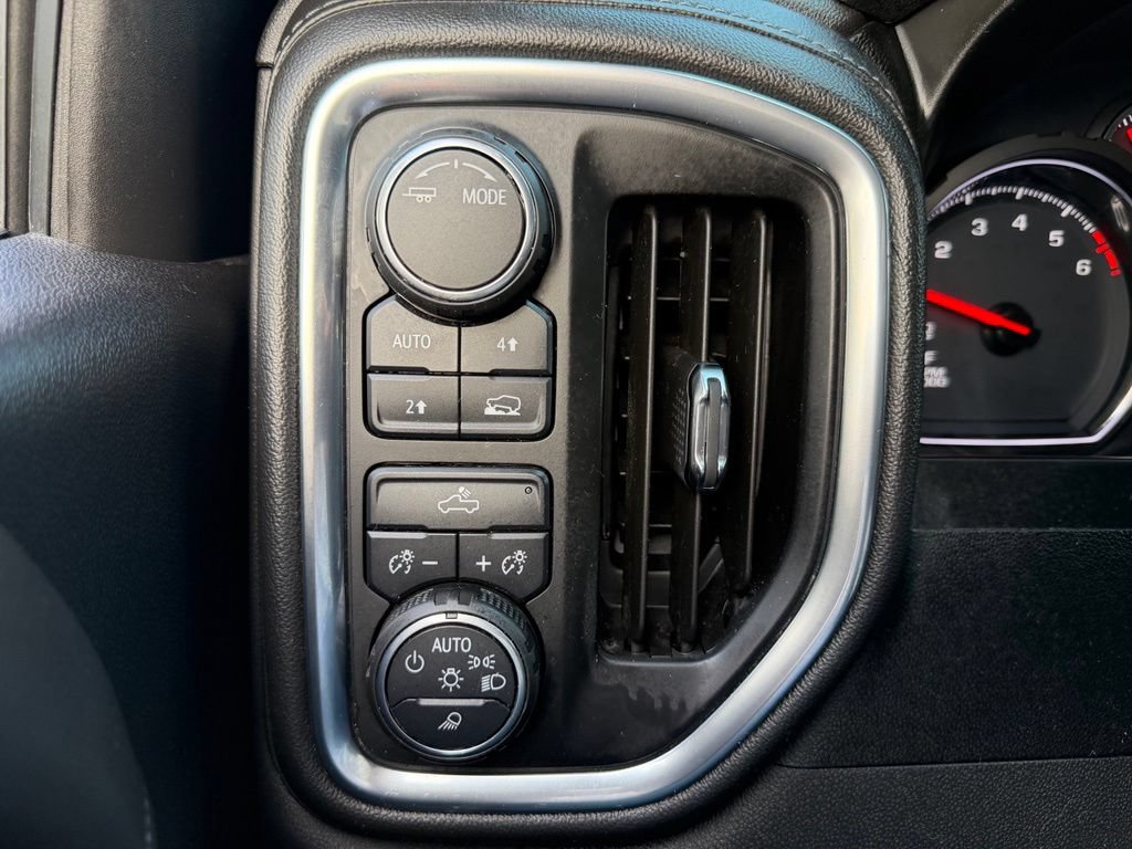 Used 2020 Chevrolet Silverado 1500 LT w/ Convenience Package AWD/4WD image 25