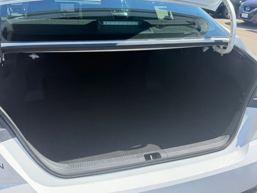 Used 2025 Toyota Camry SE image 9