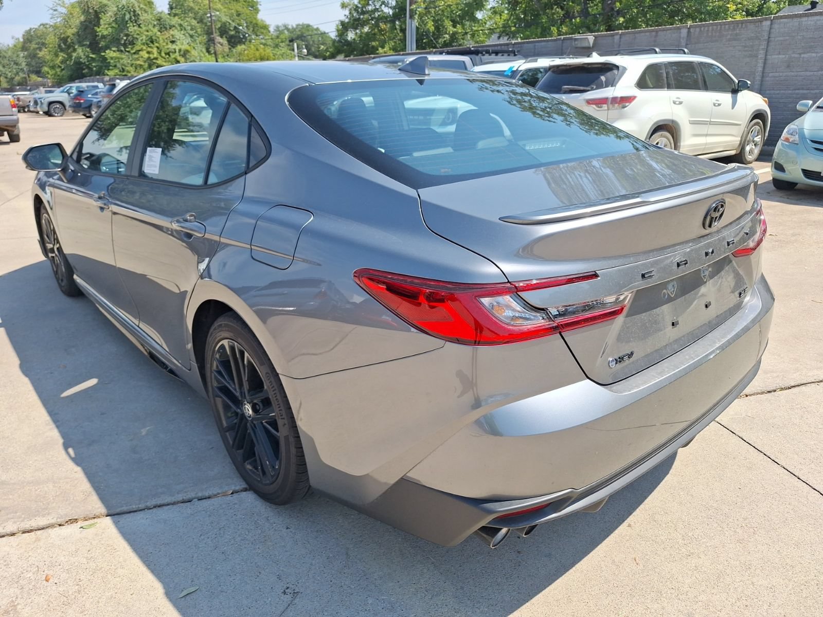 Used 2026 Toyota Camry SE FWD image 4