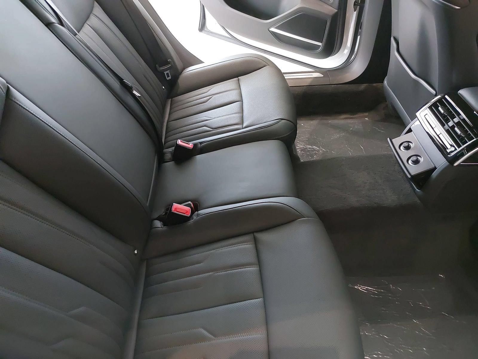 New 2026 Audi A8 L 3.0T AWD/4WD image 11