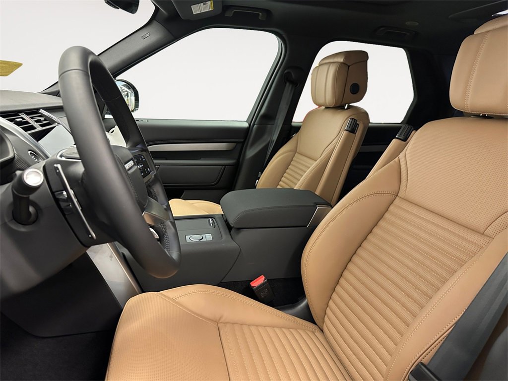 New 2026 Land Rover Discovery Limited Edition image 9