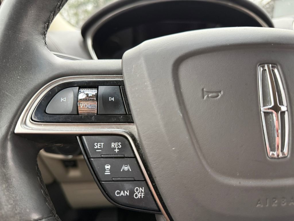 Used 2020 Lincoln Nautilus Reserve w/ Equipment Group 201A image 16