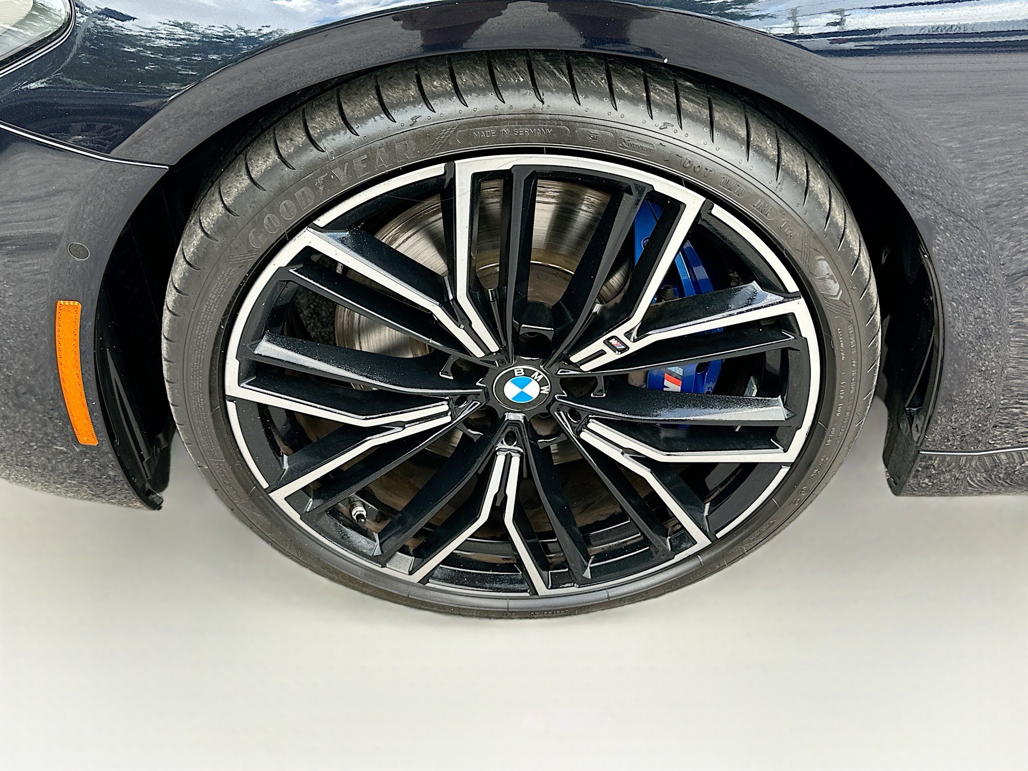 Certified 2023 BMW M550i xDrive w/ Dynamic Handling Package image 35