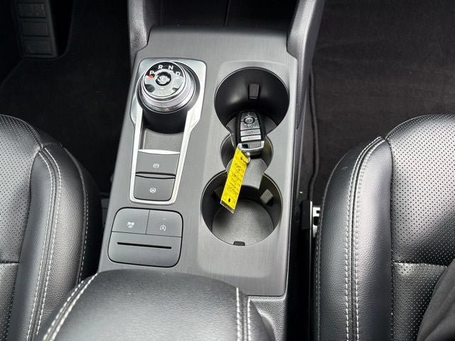 Used 2022 Ford Escape SEL w/ Class II Trailer Tow Package AWD/4WD image 9