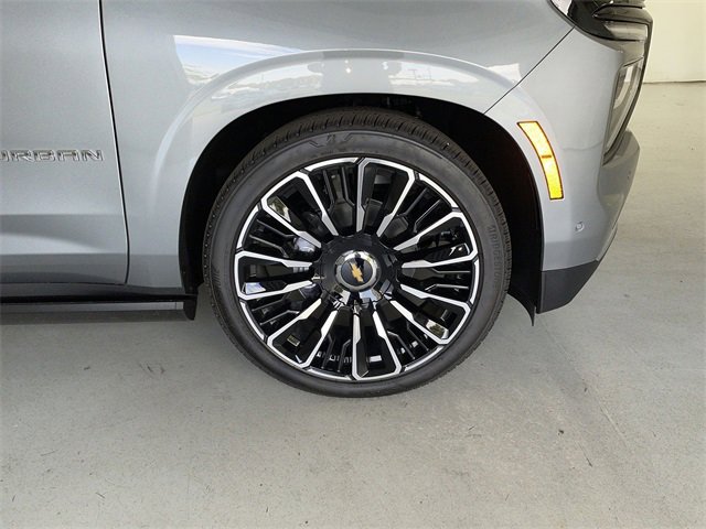 New 2026 Chevrolet Suburban High Country image 14