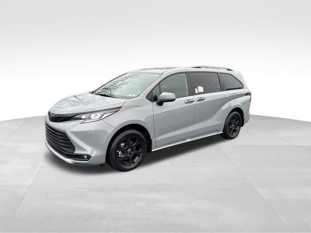 New 2026 Toyota Sienna XLE Woodland Edition