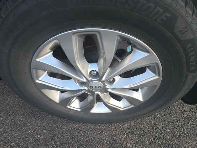 Used 2019 Kia Sedona LX image 12