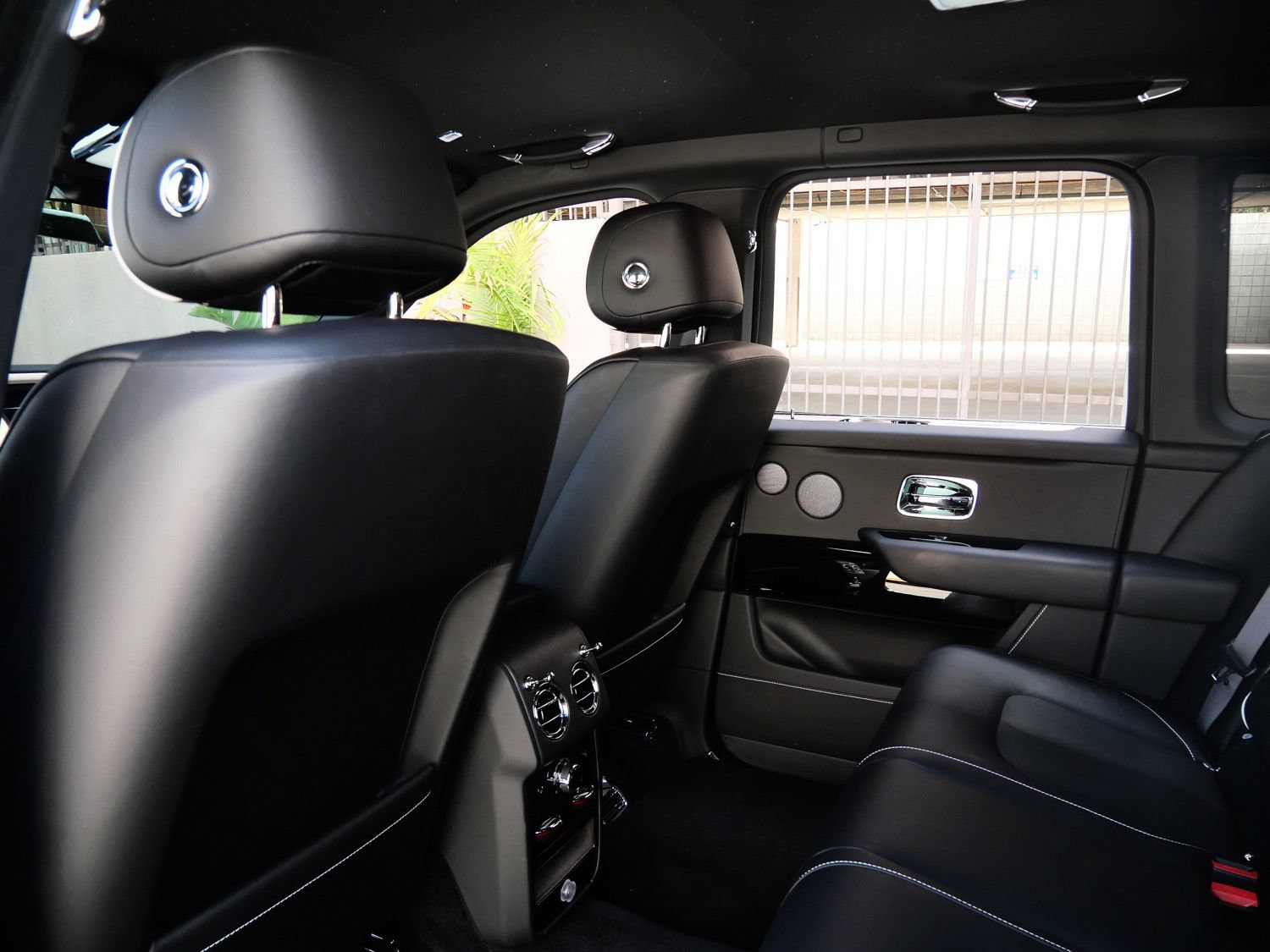 Used 2023 Rolls-Royce Cullinan AWD/4WD image 30