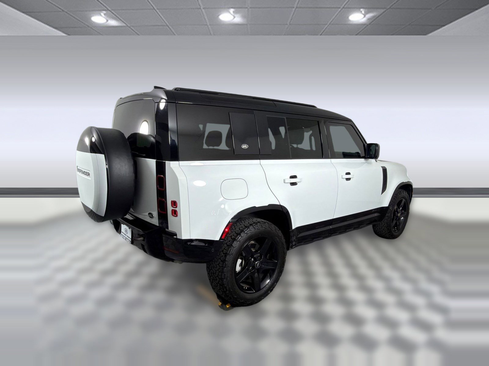 Certified 2021 Land Rover Defender 110 X-Dynamic SE image 9